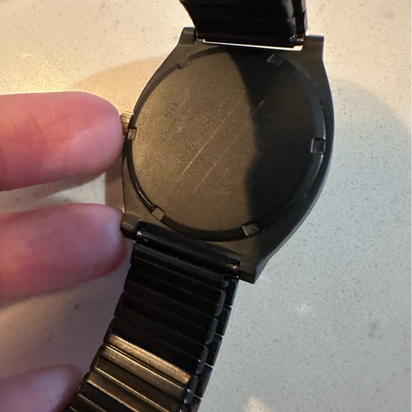 Nixon Black and Gold Timepiece - Picture 4 of 8